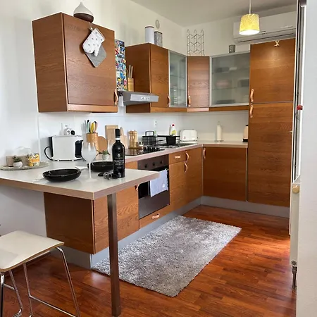 Cozy With Balcony Seating, 9th Floor, Parking * Bratislava