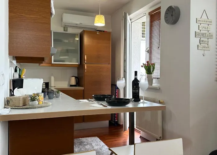 Appartement Cozy With Balcony Seating, 9th Floor, Parking