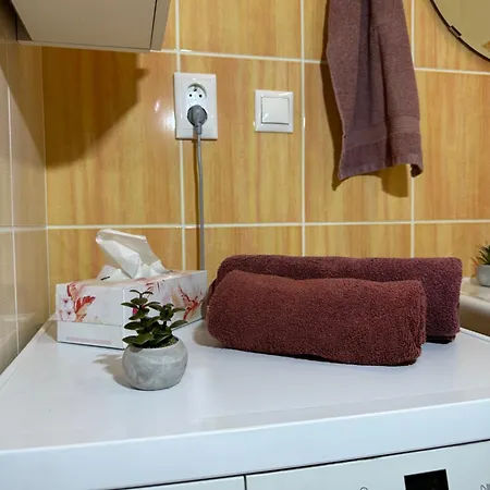 Apartment Cozy With Balcony Seating, 9th Floor, Parking Bratislava