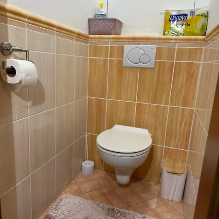 Cozy With Balcony Seating, 9th Floor, Parking Apartment