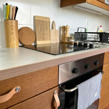 Cozy With Balcony Seating, 9th Floor, Parking * Pozsony