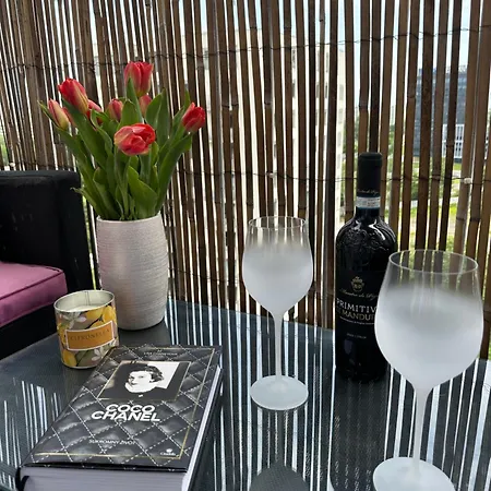 Cozy With Balcony Seating, 9th Floor, Parking Daire Bratislava