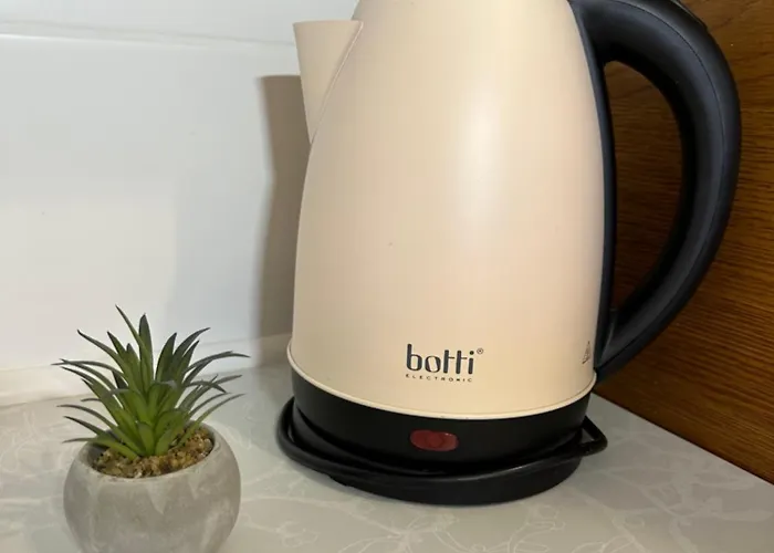 Cozy With Balcony Seating, 9th Floor, Parking