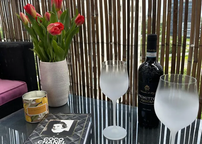 Cozy With Balcony Seating, 9th Floor, Parking Apartman Pozsony