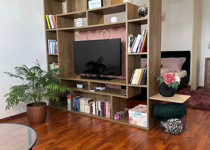 Cozy With Balcony Seating, 9th Floor, Parking Apartman